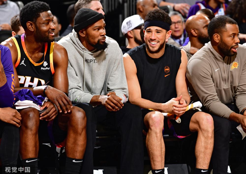 理層的戰略 理層的戰略